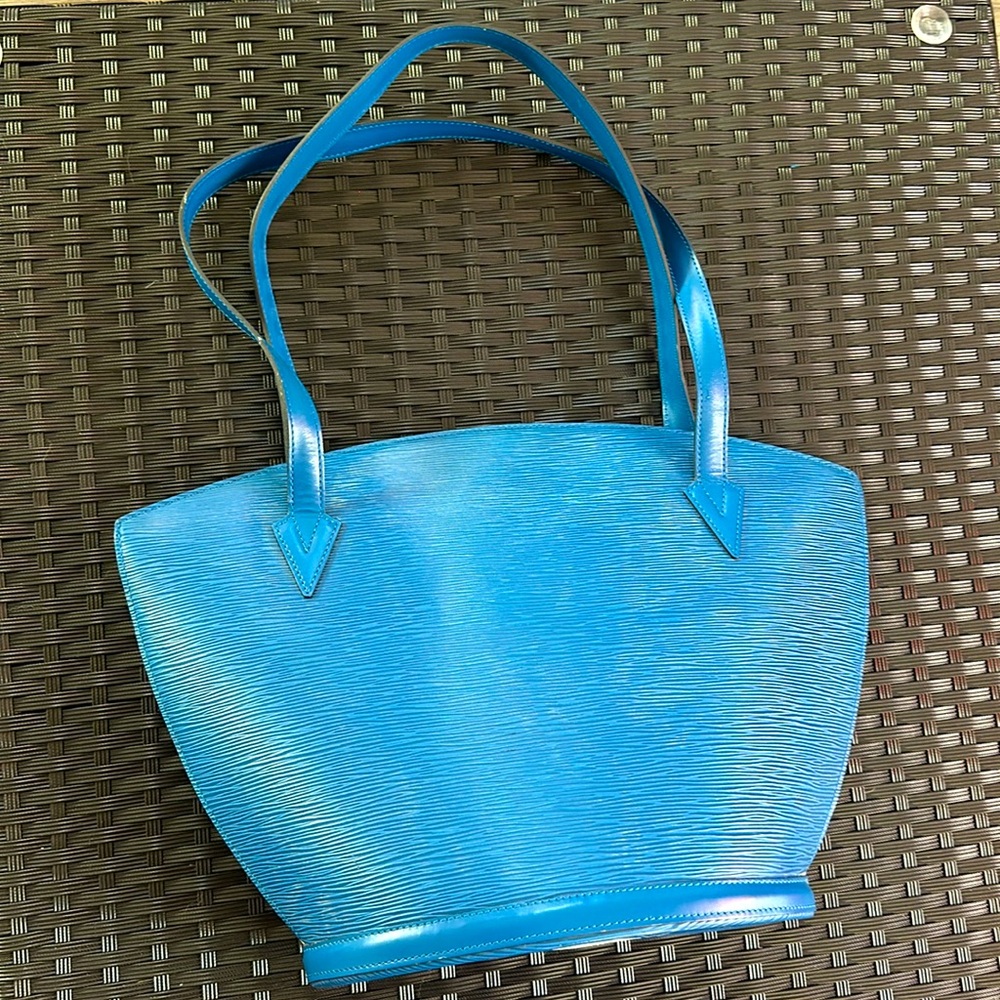 Louis Vuitton Purse - 100% Authentic - Picture 4 of 5